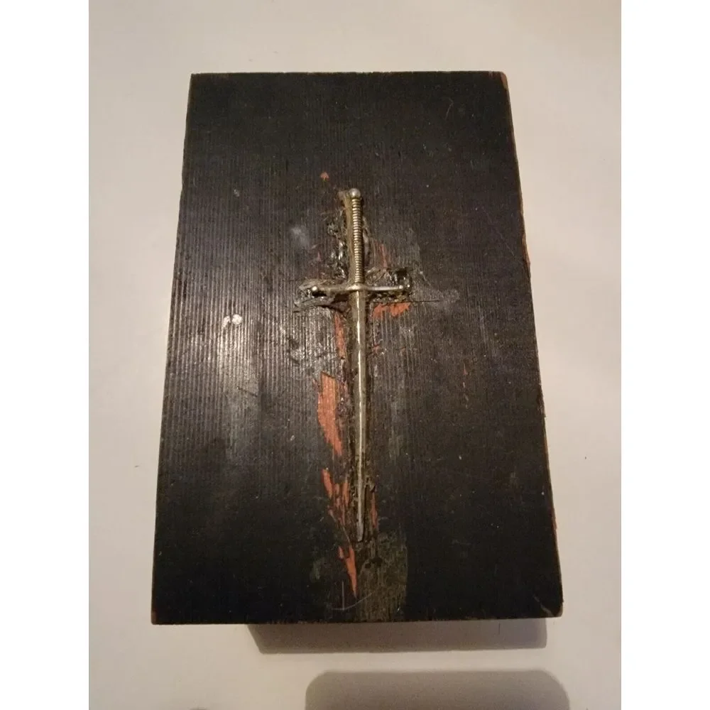 VINTAGE ENGLISH LEATHER DOVETAILED WOODEN EMPTY BOX MEM CO INC NEW YORK SWORD